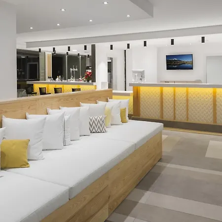 Atlantic Mirage & - Adults Only